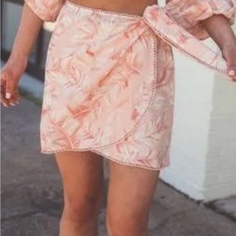 Show Me Your MuMu Pink Floral Wrap Mini Skirt Size Medium EUC - Picture 3 of 8